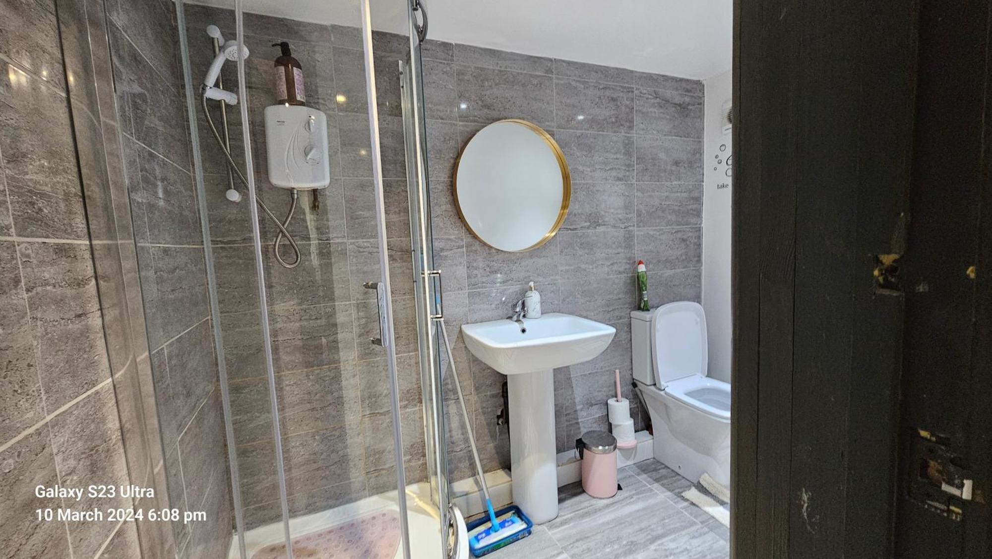 Beautiful En-suite Studio In Leeds -lower Floor Apartment Leeds (West Yorkshire)